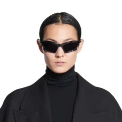 Bat Rectangle Sunglasses in Black