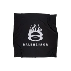 Beach Blanket in Black/white