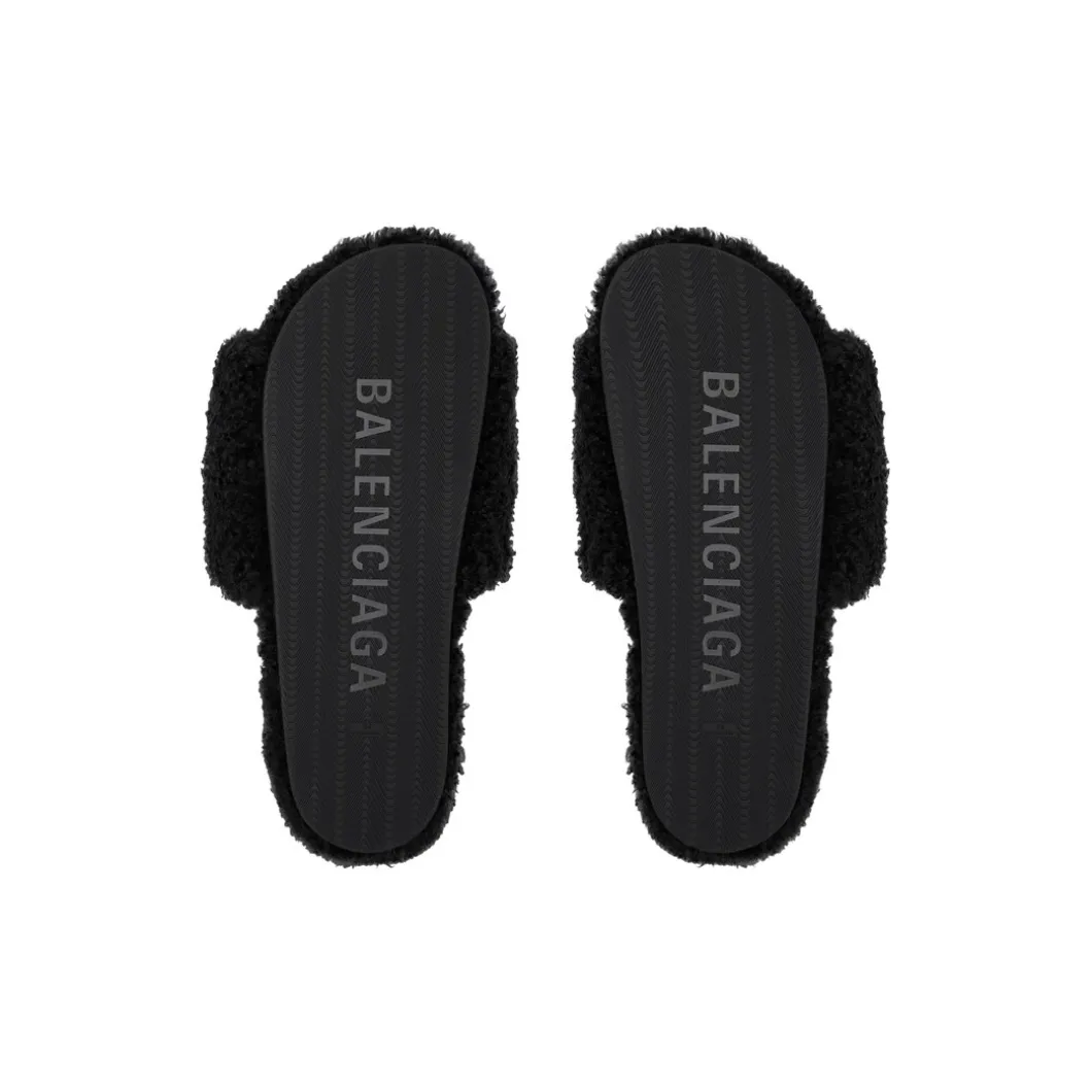 Men's Furry Slide Sandal in Black/white/red