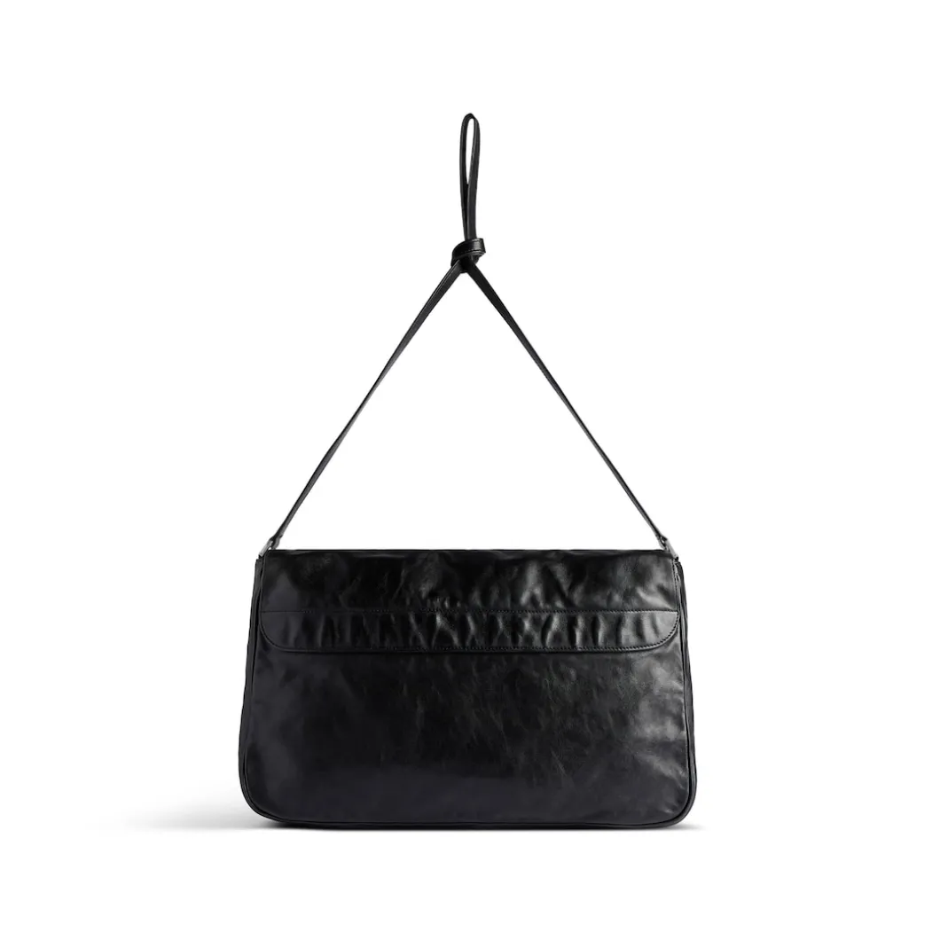 Men's Grungy Medium Messenger Bag in Black