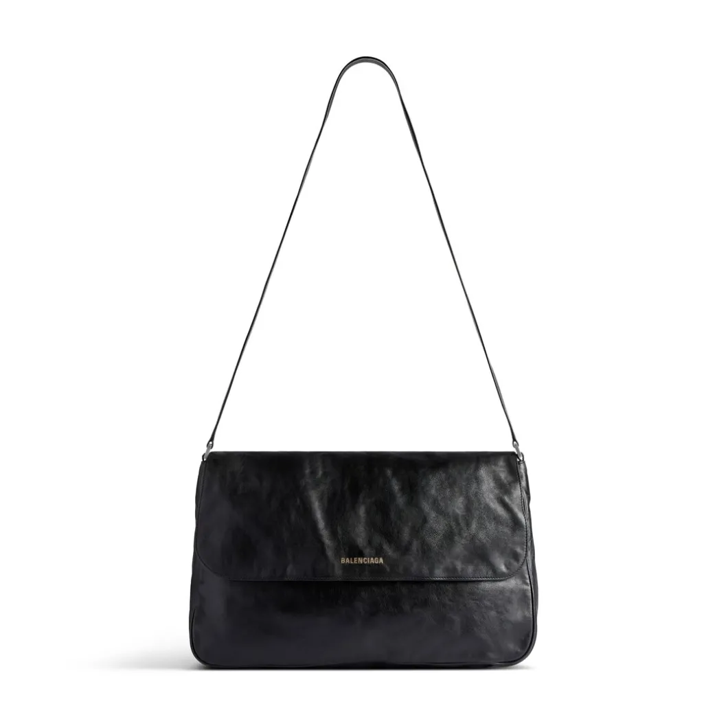 Men's Grungy Medium Messenger Bag in Black