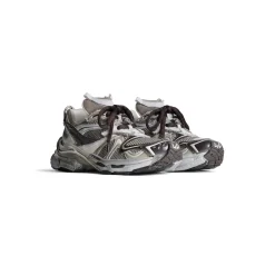 Men's Runner 2.0 Sneaker  in Beige