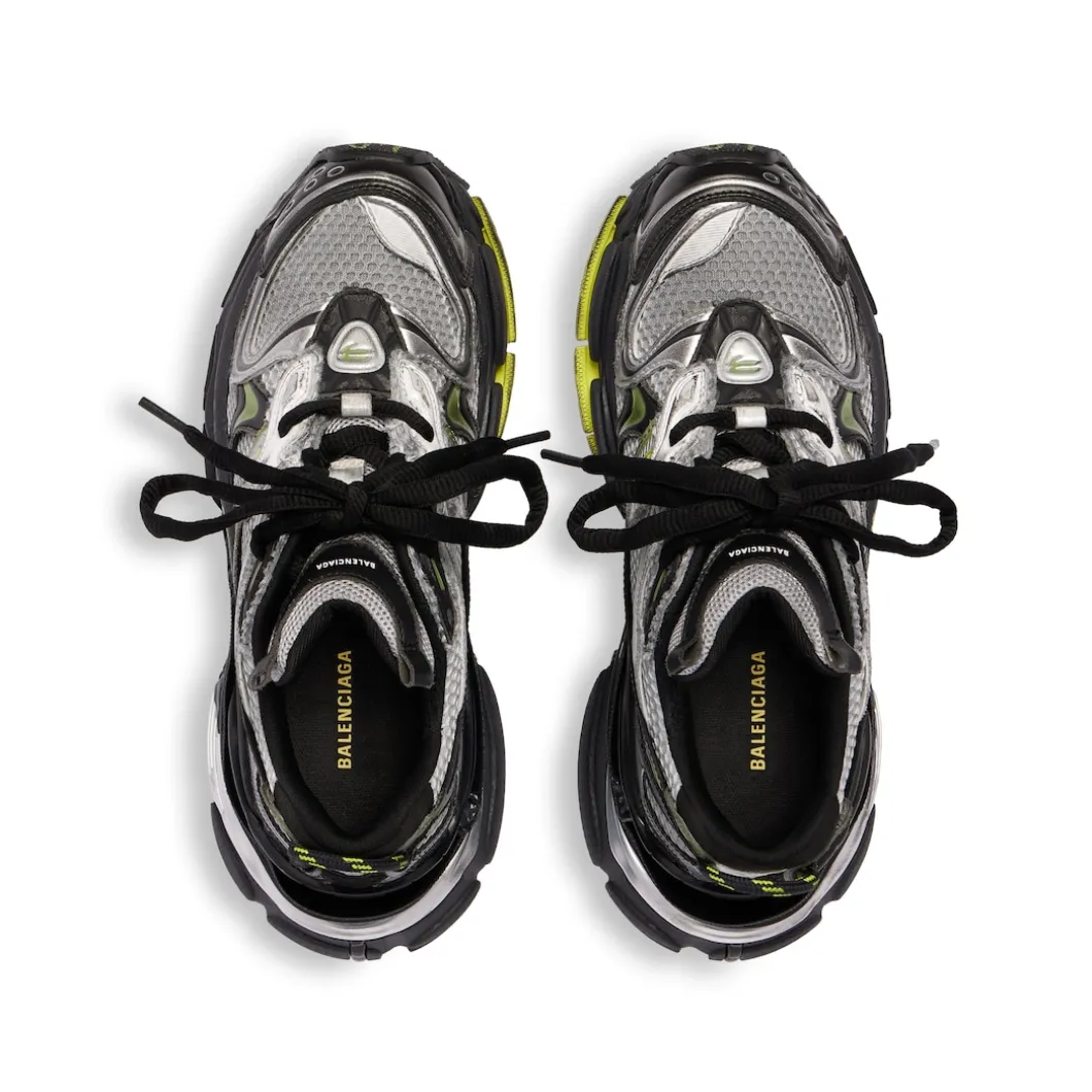 Men's Runner 2.0 Sneaker in Silver