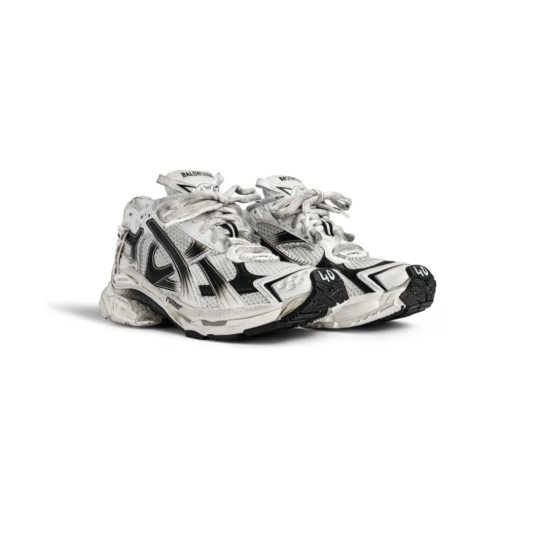 Men's Runner Gradient Sneaker in White/black