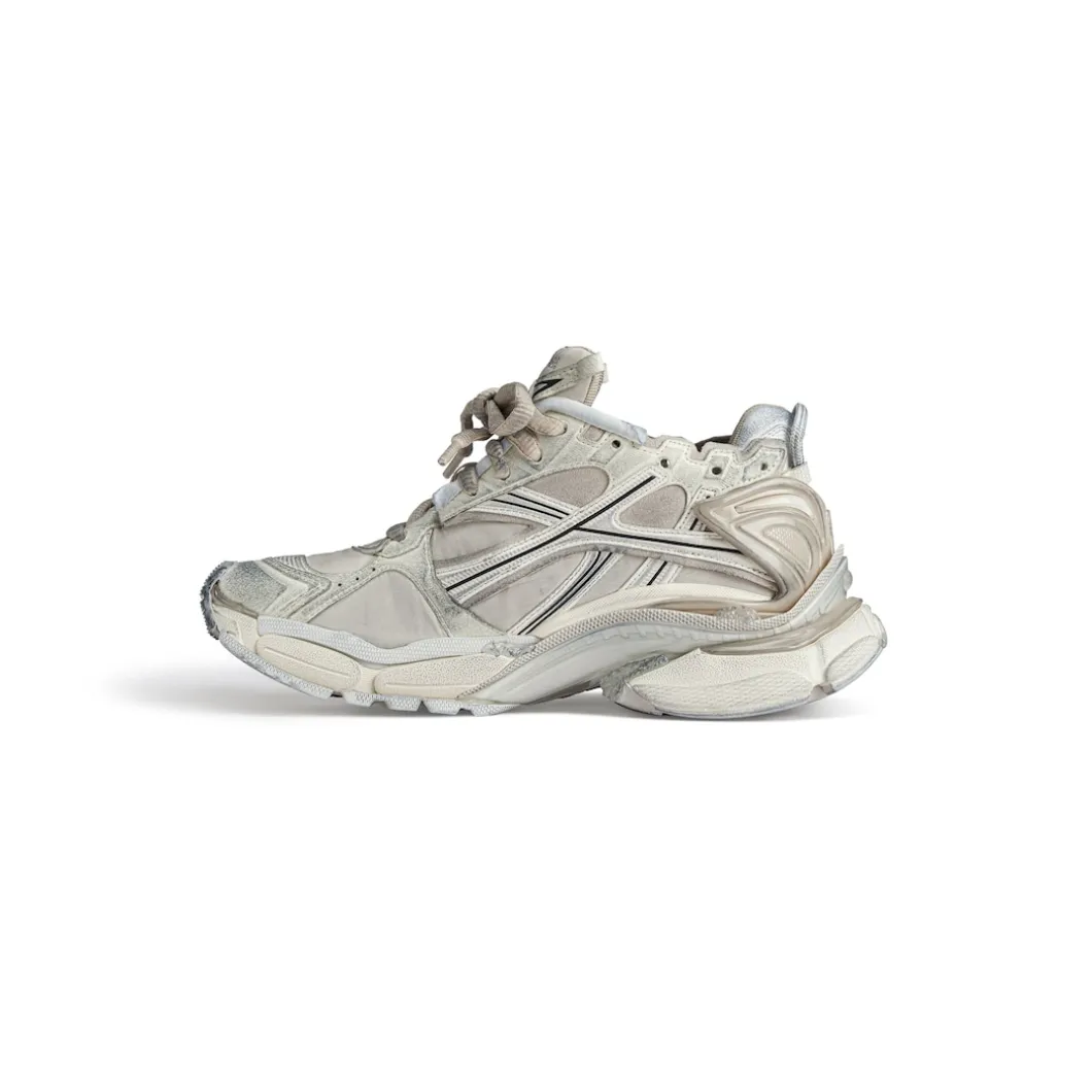 Men's Runner Sneaker in Beige