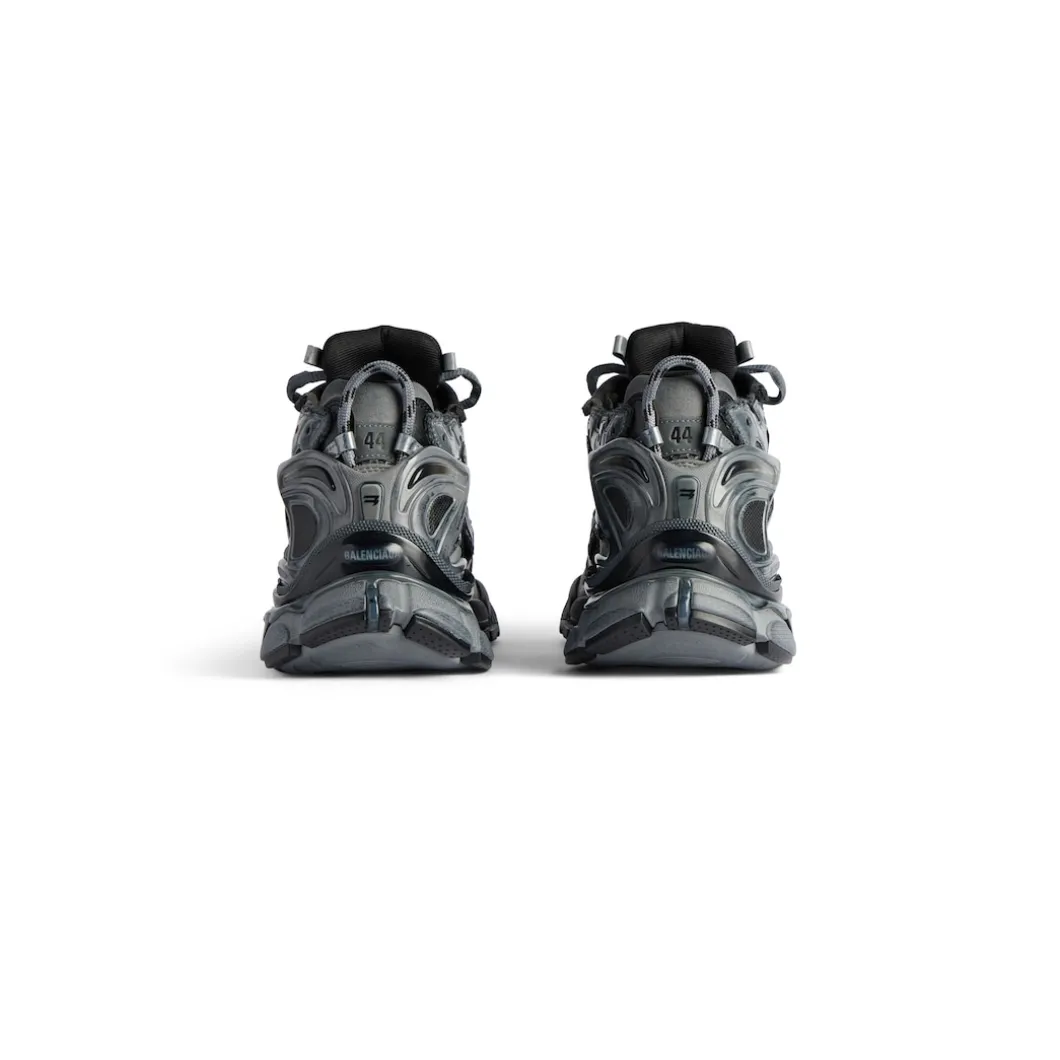 Men's Runner Sneaker in Dark Grey