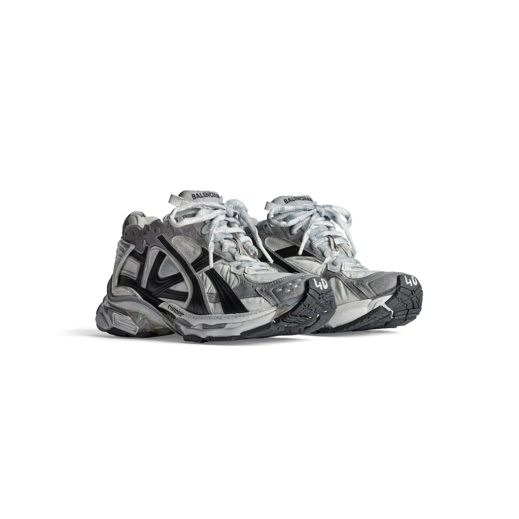 Men's Runner Sneaker in Grey/white/black