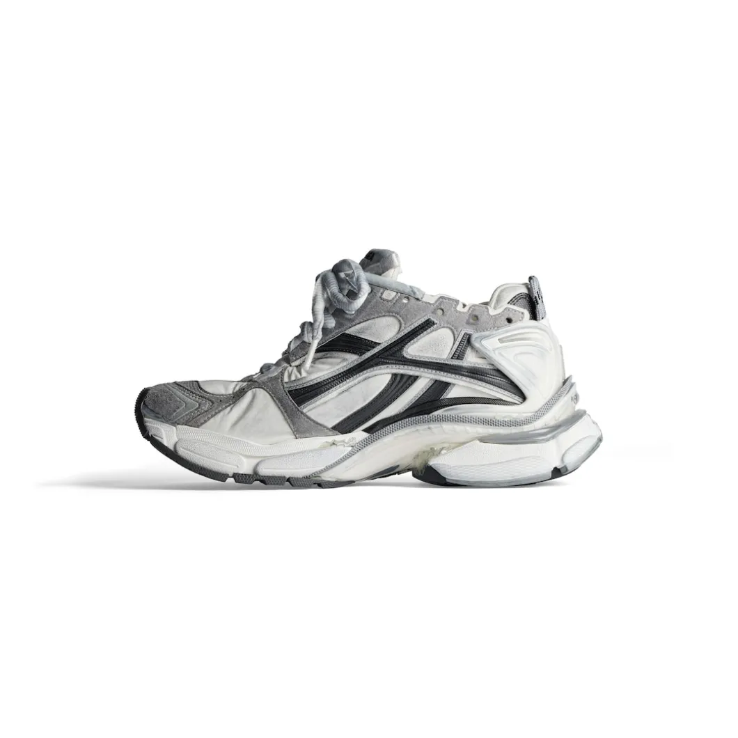 Men's Runner Sneaker in Grey/white/black