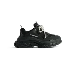 Men's Triple S Sneaker in Black