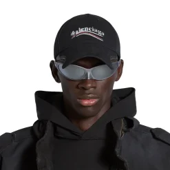 Political Stencil Cap in Black/white