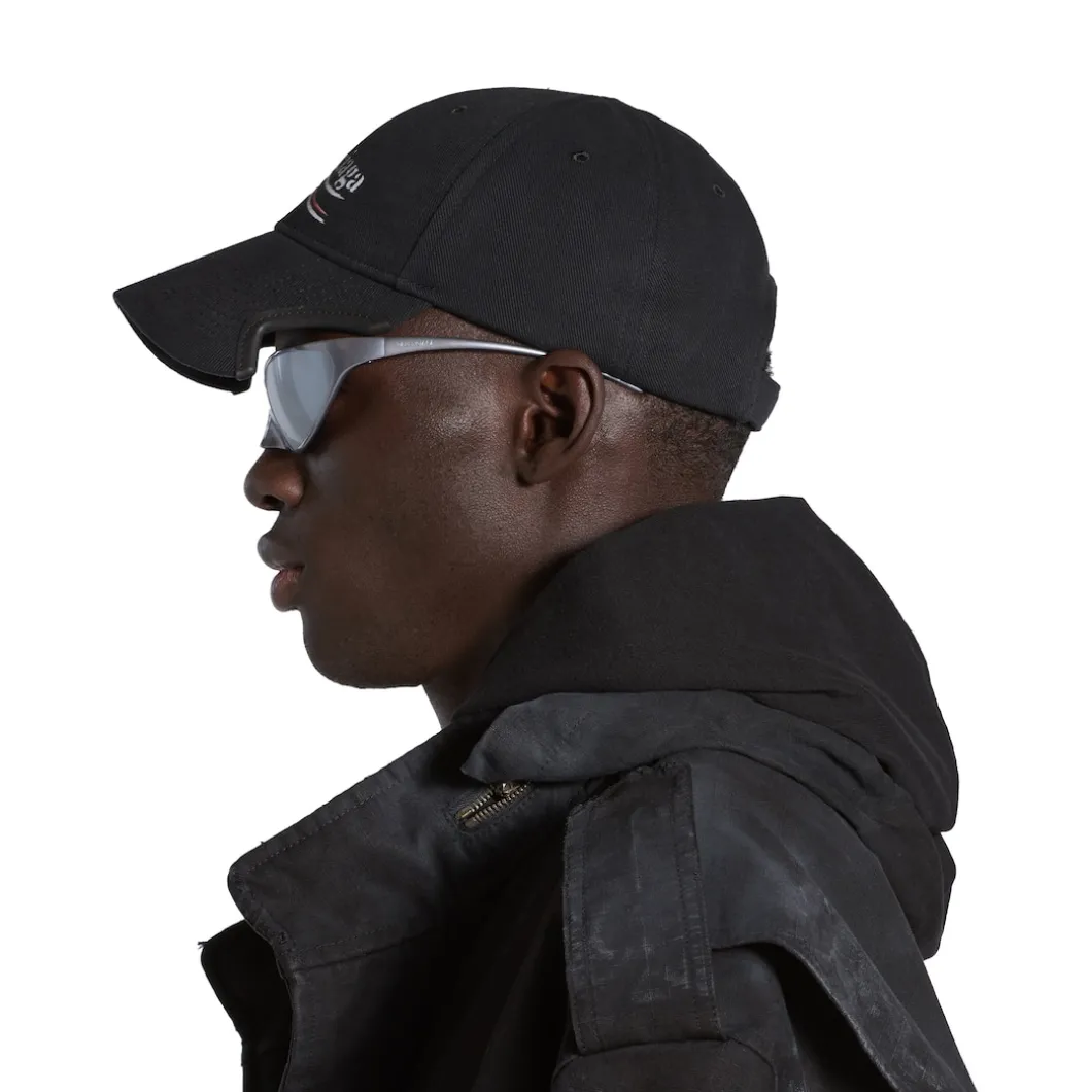 Political Stencil Cap in Black/white