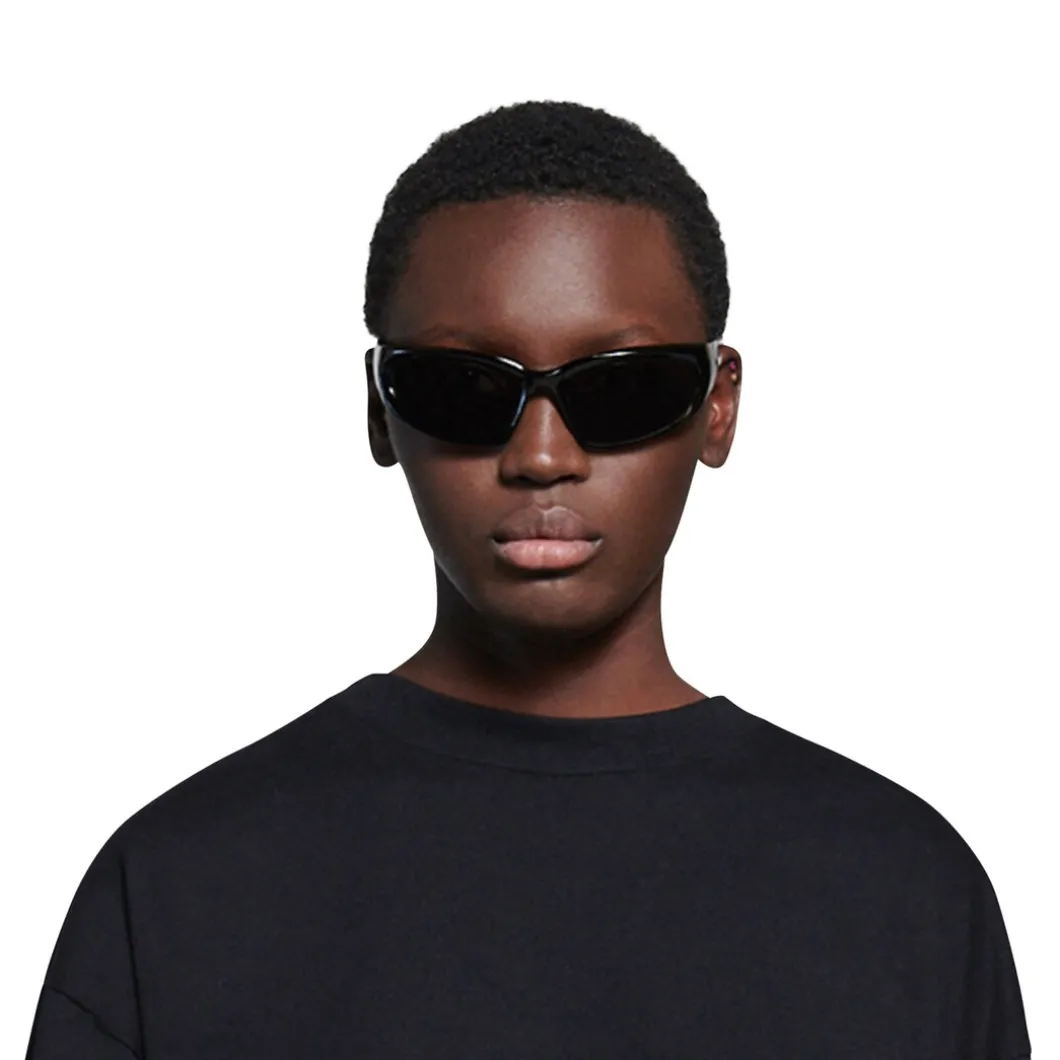 Swift Oval Sunglasses in Black