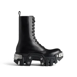 Women's Bulldozer Lace-up Boot in Black