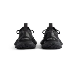 Women's Circuit Sneaker  in Black