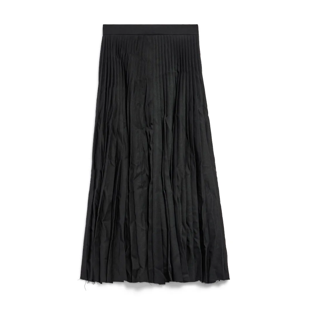 Women's Creased Pleated Skirt in Black