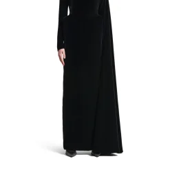 Women's Maxi Sleeve Gown in Black