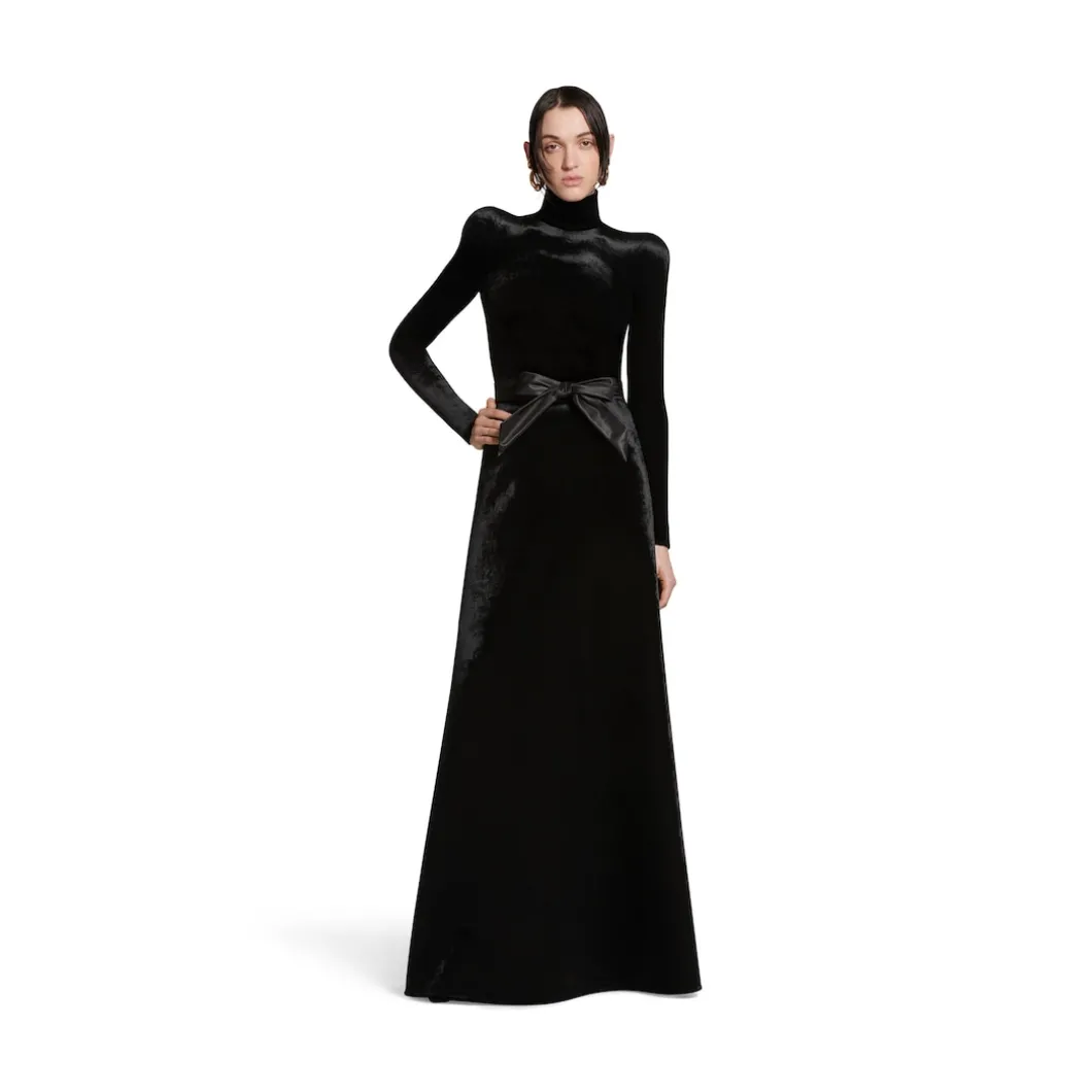 Women's Round Shoulder Turtleneck in Black