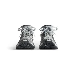 Women's Runner Sneaker in Grey
