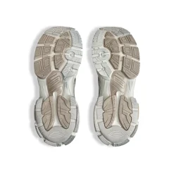 Women's Runner Sneaker  in Beige
