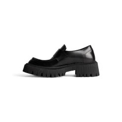 Women's Tractor Loafer in Black