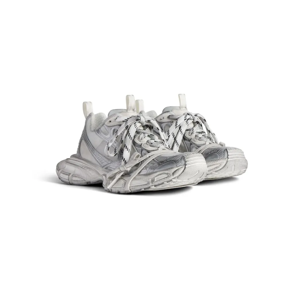 Women's 3xl Summer Mesh Sneaker in White/silver