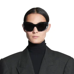 Wrap D-frame Sunglasses in Black